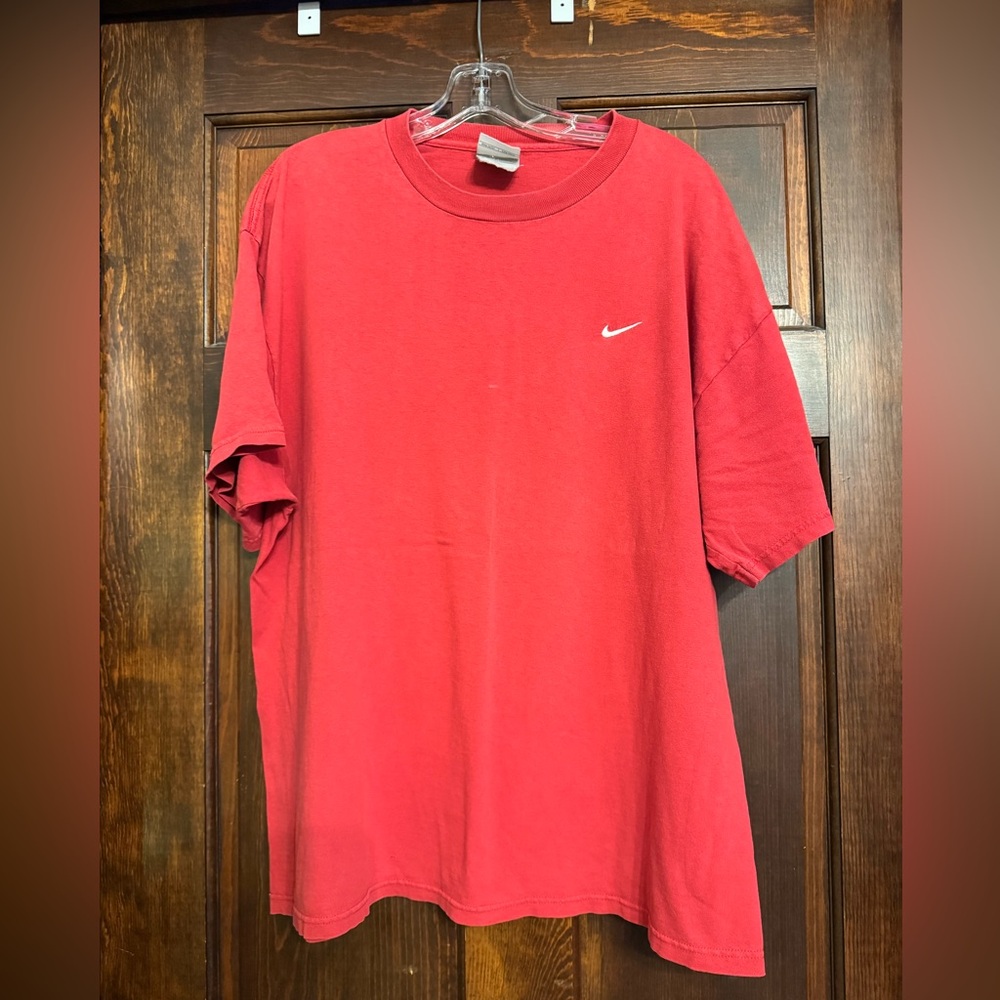 Vintage Nike Swoosh Embroidered XL Silver Gray Tag Red Men’s T-Shirt VTG Y2K